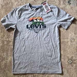 Levi's Gray Outdoor Graphic Tee kids XL 14 16 or adult small